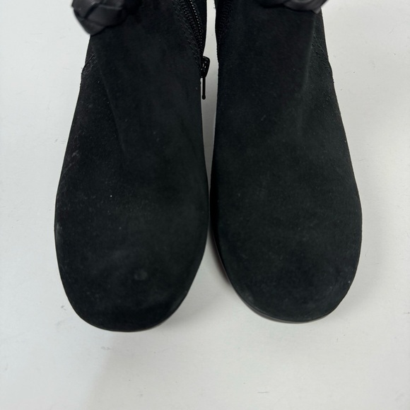 Clarks Bendables Black Leather Suede Round Toe Heeled Ankle Boots Minimalist - Picture 3 of 8